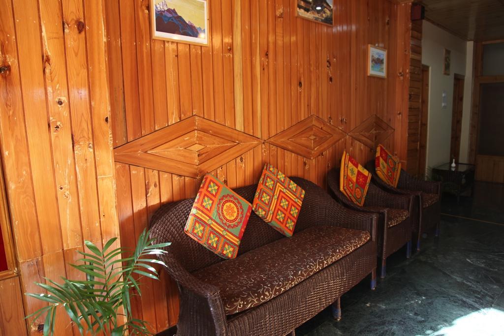 Hotel Naggar Delight Nagar  Екстер'єр фото